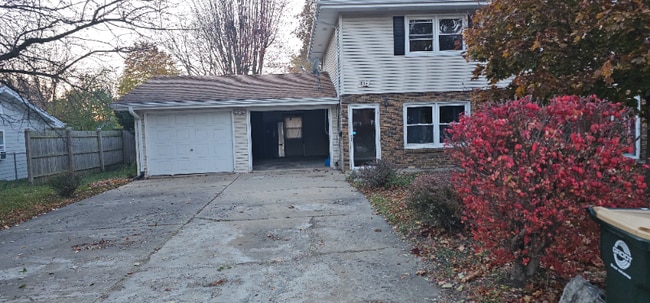 property at 832 N Randall Rd