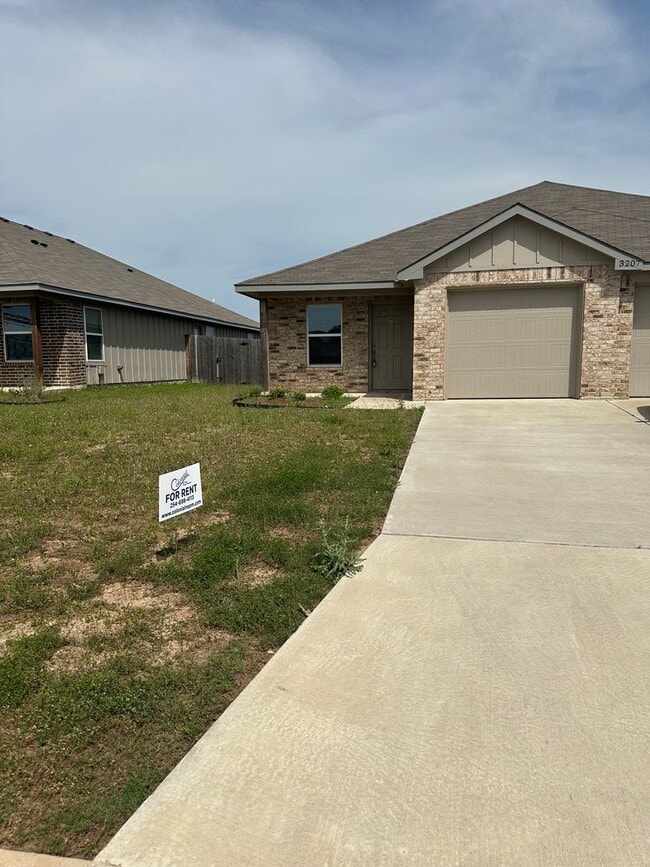 property at 3207 Stonewall Dr
