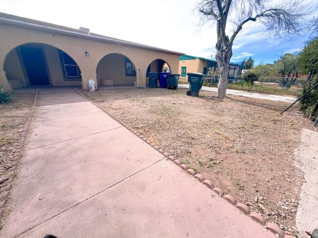 property at 1235 W Ontario St