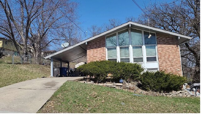 property at 2531 Lynner Dr