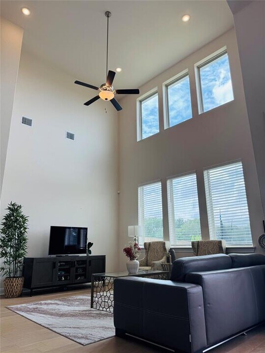 1513 Harrongton Wy in Leander, TX - Building Photo