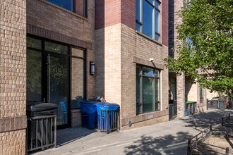 88 S 1st St in Brooklyn, NY - Foto de edificio - Building Photo