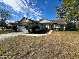 2024 Hovington Cir W in Jacksonville, FL - Building Photo
