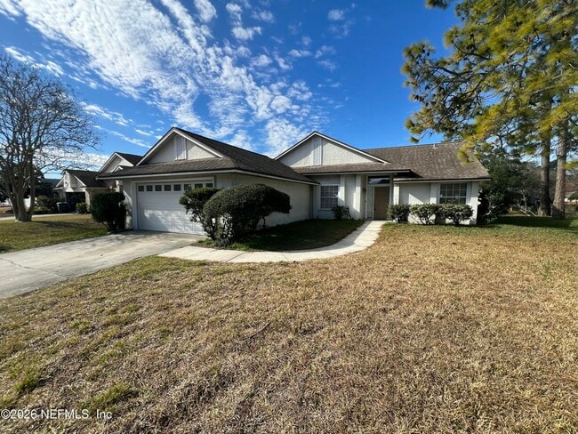 property at 2024 Hovington Cir W