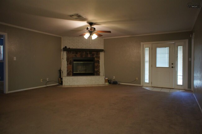 983 Victoria Dr in Burkburnett, TX - Foto de edificio - Building Photo