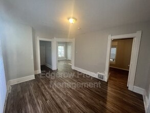 839 Alpine Ave NW in Grand Rapids, MI - Foto de edificio - Building Photo