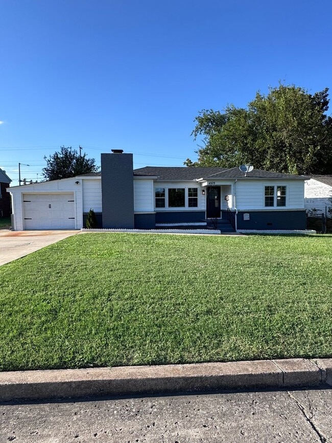 property at 4509 E 21st Pl