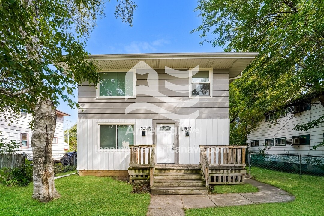 5676#5676 North 61st Street, 53218; #1323338 - 1323338 in Milwaukee, WI - Foto de edificio