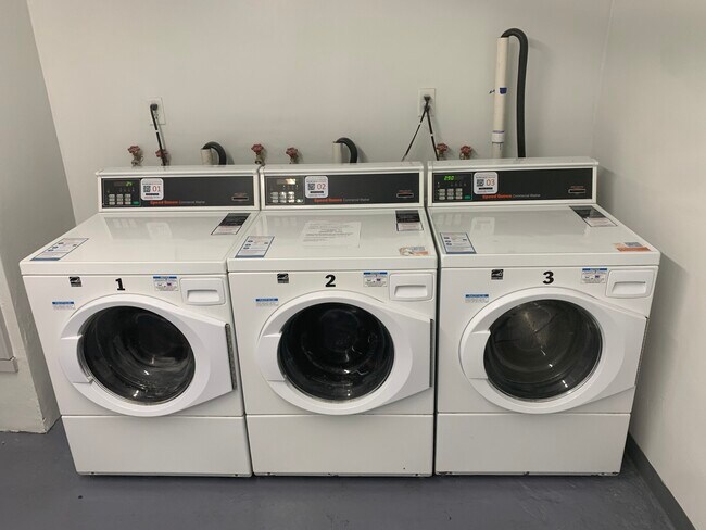 48 Lancaster Ter, Unit 204 in Brookline, MA - Building Photo - Building Photo