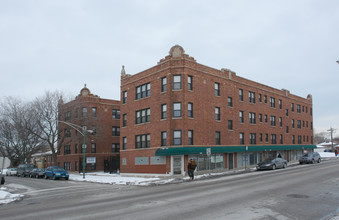 7451 S Bennett Ave in Chicago, IL - Building Photo - Building Photo