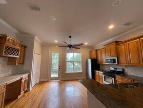 1330 N Duval St in Tallahassee, FL - Building Photo - Building Photo