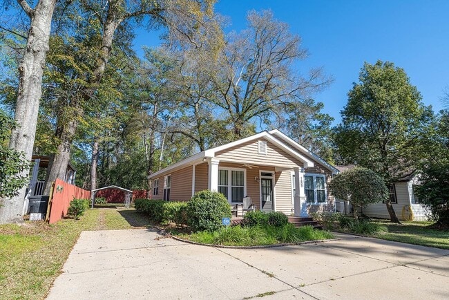 1609 N Martin Luther King Jr Blvd. in Tallahassee, FL - Building Photo - Building Photo