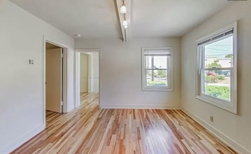 8420 Bridle Rd in Philadelphia, PA - Building Photo - Building Photo