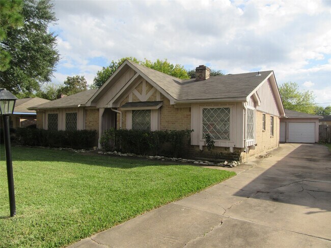 12215 Pompano Ln in Houston, TX - Building Photo - Building Photo