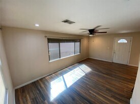 1311 Elton St in Houston, TX - Building Photo