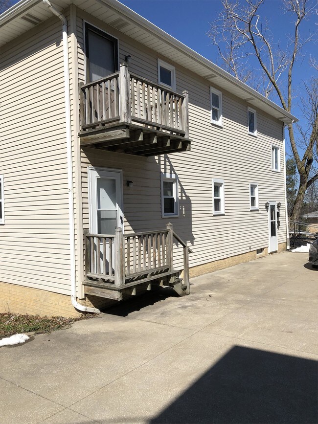 6627 State Rd-Unit -1 in Parma, OH - Foto de edificio - Building Photo