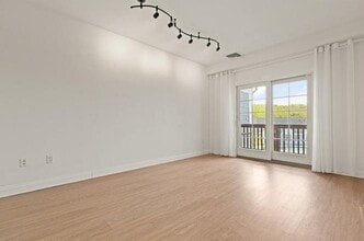 501 Commerce Dr in Braintree, MA - Building Photo - Building Photo