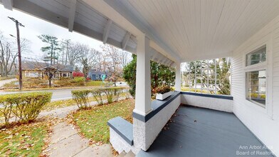 1705 Jackson Ave in Ann Arbor, MI - Building Photo - Building Photo