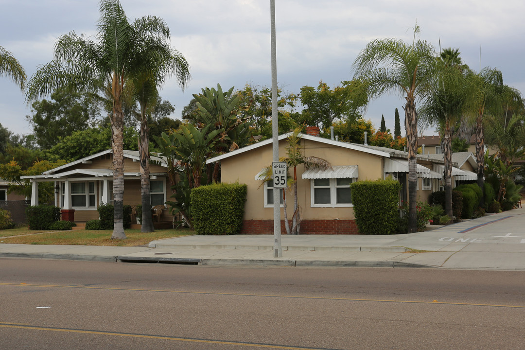 1214 S Escondido Blvd in Escondido, CA - Building Photo