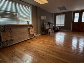 60 Main St in North Stonington, CT - Building Photo - Building Photo