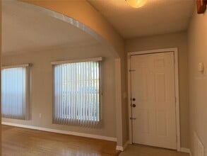 375 Kaila Ct in Ocoee, FL - Foto de edificio - Building Photo