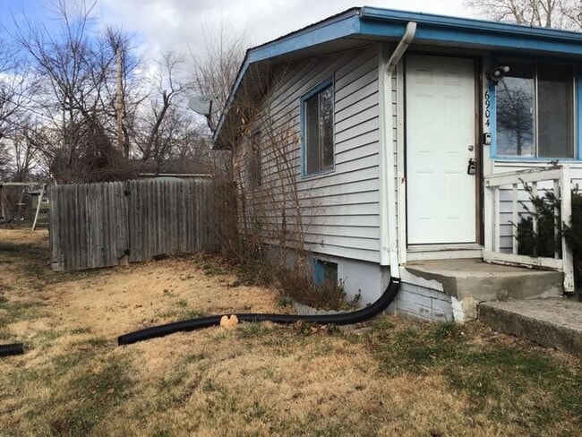 6904 NW 78th St in Kansas City, MO - Building Photo - Building Photo