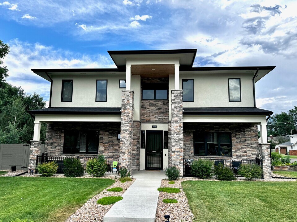 2900 S Adams St in Denver, CO - Building Photo