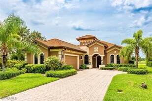 7771 Cottesmore Dr in Naples, FL - Building Photo