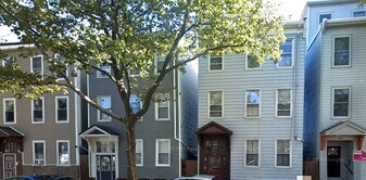 284 Chelsea St, Unit 3 in Boston, MA - Building Photo