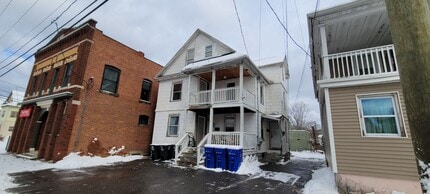 53 Center St in Torrington, CT - Foto de edificio - Building Photo