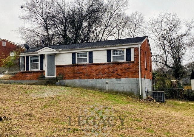 1913 Laurinda Dr in Nashville, TN - Foto de edificio - Building Photo