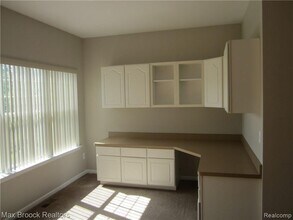 12110 Egret Ln in Walled Lake, MI - Building Photo - Building Photo