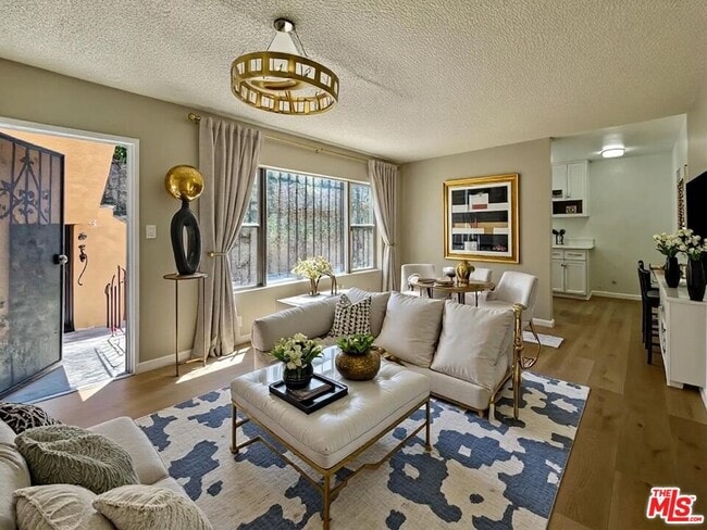 property at 533 W 75th St