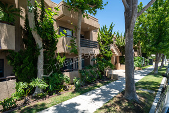 Saint Louis Apartments in Long Beach, CA - Building Photo - Building Photo