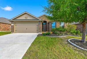 405 Houndstooth Dr in Fort Worth, TX - Building Photo