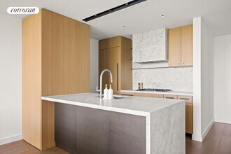 50 Bridge Park Dr in Brooklyn, NY - Building Photo - Building Photo