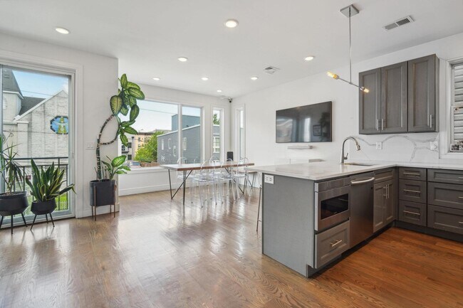 13 Graham St in Jersey City, NJ - Building Photo - Building Photo