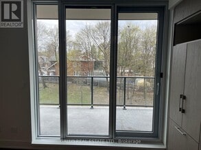 8 Manor Rd W in Toronto, ON - Building Photo - Building Photo