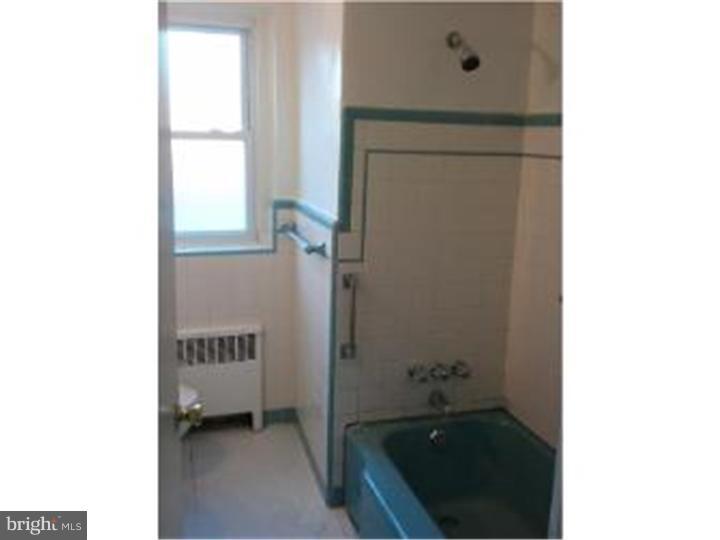 934 E Hortter St-Unit -1ST FL in Philadelphia, PA - Building Photo
