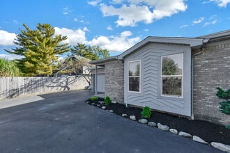 4932 Drayton Rd in Hilliard, OH - Foto de edificio - Building Photo