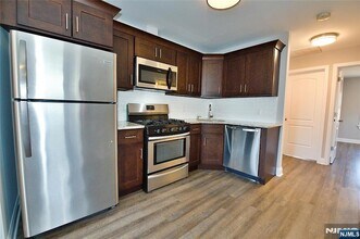 116 Maple Ave, Unit 3 in Montclair, NJ - Building Photo - Building Photo