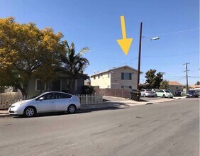 4068 Oakcrest Dr, Unit 4 in San Diego, CA - Building Photo - Building Photo