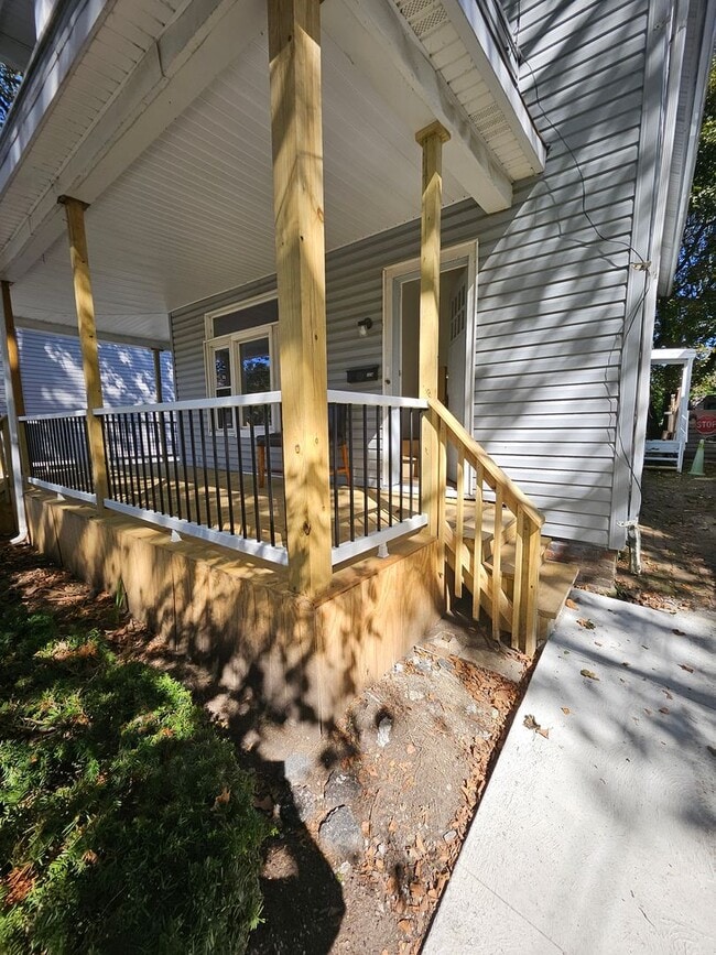 209 Poplar St in Erie, PA - Building Photo - Building Photo