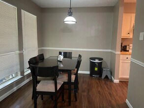 13722 Ravensway Dr, Unit A in Cypress, TX - Foto de edificio - Building Photo