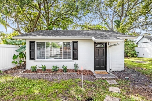 property at 3462 Fairway Ln