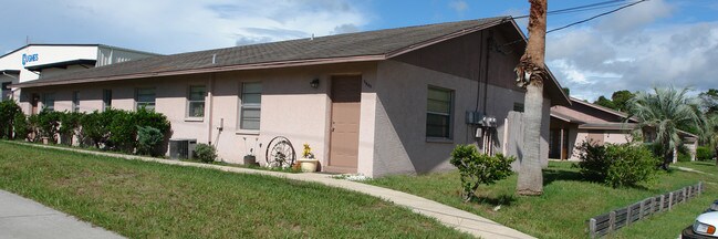 7531 Bazsuly Ct in Port Richey, FL - Foto de edificio - Building Photo