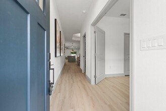 6407 N Central Ave in Tampa, FL - Building Photo - Building Photo