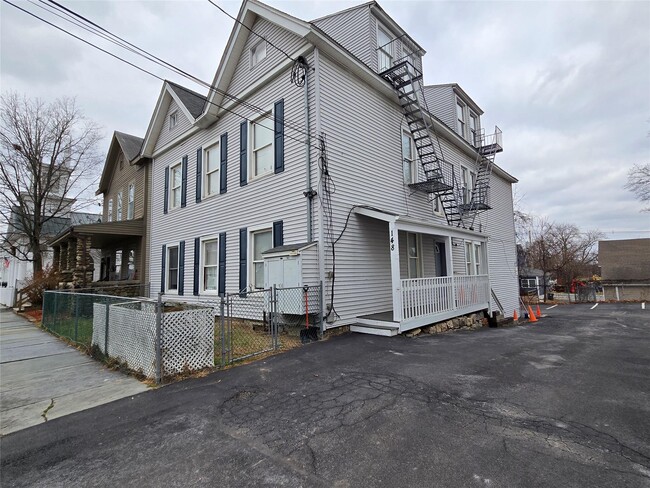 148 Clinton Unit #6 St in Montgomery, NY - Building Photo - Building Photo