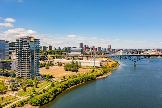 836 S Curry St, Unit 100 in Portland, OR - Foto de edificio - Building Photo