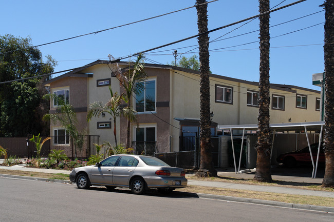 1028 Leslie Rd in El Cajon, CA - Foto de edificio - Building Photo